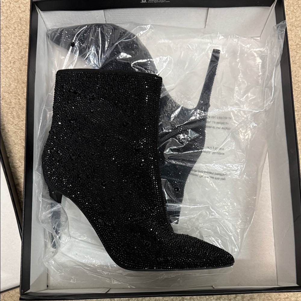 Elegant Black Ankle Boots
